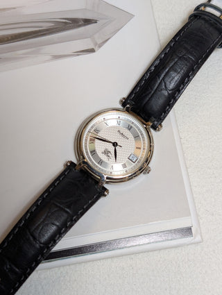 Vintage Burberrys Quartz Silver-Tone Round Black Leather Strap Watch